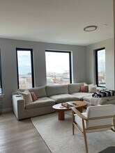 400 W Broadway in Boston, MA - Building Photo - Building Photo