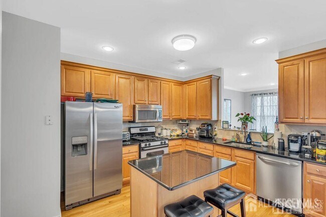 38 S Shore Dr in South Amboy, NJ - Building Photo - Building Photo