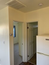 4781 Avalon Ave in Santa Barbara, CA - Foto de edificio - Building Photo