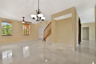 1319 Croton Ct in Weston, FL - Building Photo - Building Photo