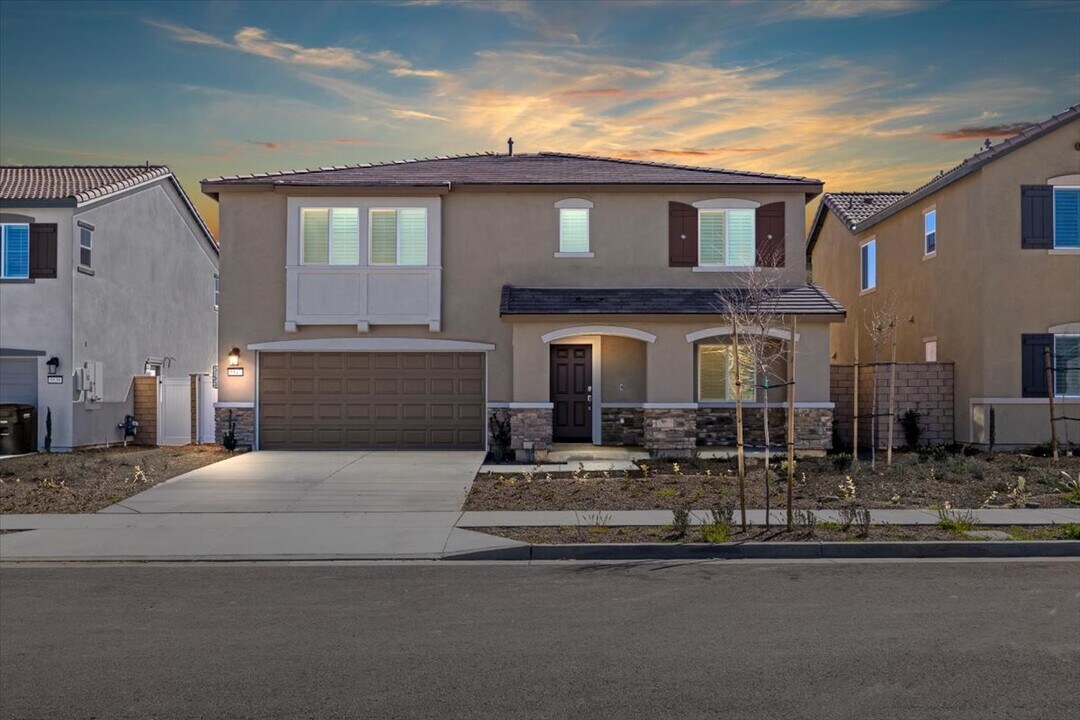5547 Lasso Dr in Hemet, CA - Building Photo