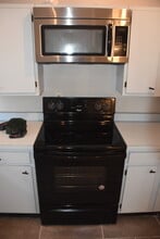 2415 Saint Charles Ave, Unit G in New Orleans, LA - Building Photo - Building Photo