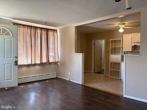 2842 S Iseminger St in Philadelphia, PA - Building Photo - Building Photo