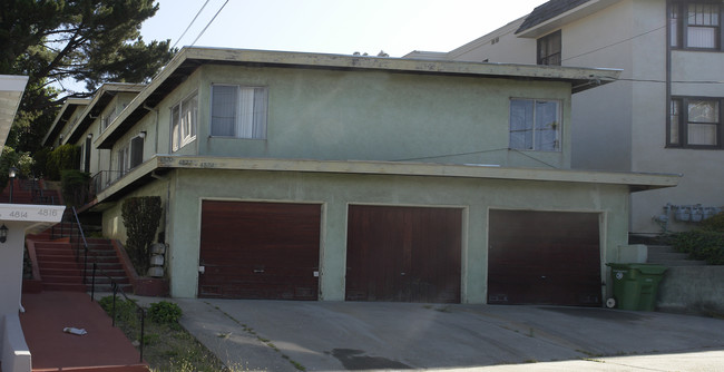 4820-4824 Daisy St in Oakland, CA - Building Photo - Building Photo