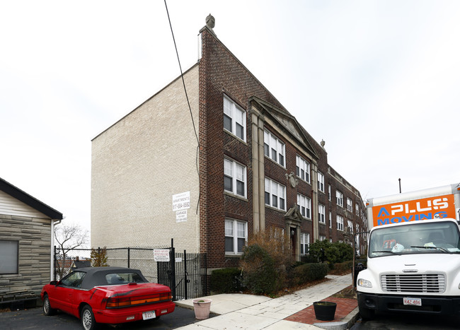 Chelsea Harborview Apartments in Chelsea, MA - Foto de edificio - Building Photo