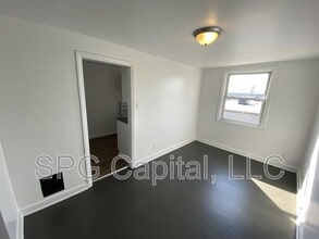 2529 Derry St in Harrisburg, PA - Foto de edificio - Building Photo