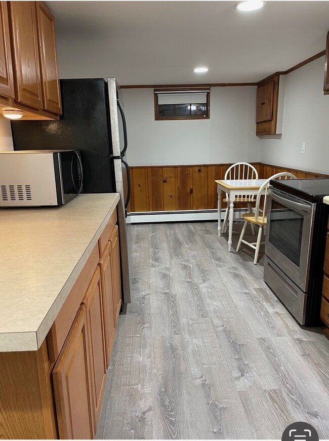 878 Southern Dr, Unit 1 Bedroom Apartment