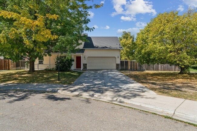 property at 123 Chapparosa Ct E
