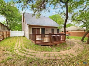 2009 Ridge View Dr in San Marcos, TX - Building Photo - Building Photo