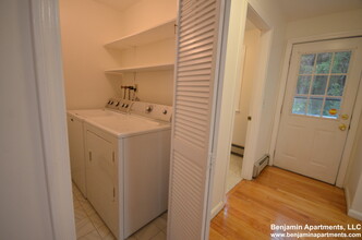 100 Allandale St, Unit C in Boston, MA - Building Photo - Building Photo