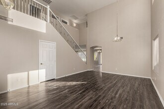 3545 E Crescent Way in Gilbert, AZ - Building Photo - Building Photo