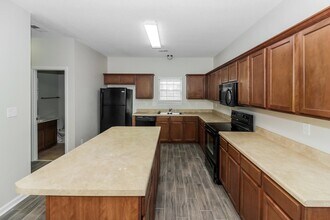 1738 Brentford Cove in Cordova, TN - Building Photo - Building Photo