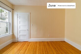 Private bedroom in 4 bed/1 bath Home in Boston, MA - Building Photo - Building Photo