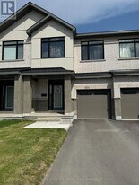 301 Monticello Ave in Ottawa, ON - Building Photo