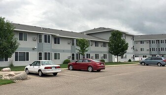 Sterling Manor Apartments in Willmar, MN - Building Photo