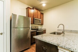 1408 Canopy Dr in East Point, GA - Building Photo - Building Photo