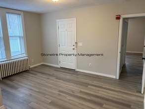 66 Hamlet Ave in Woonsocket, RI - Building Photo - Building Photo