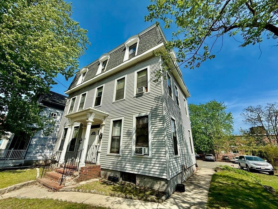 48 Allston St, Unit 2 in Boston, MA - Building Photo