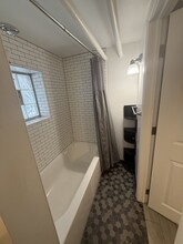 5230 W Winona St, Unit B in Chicago, IL - Foto de edificio - Building Photo