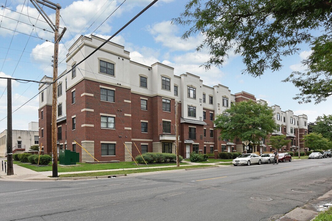 619 8th St SE, Unit 103 in Minneapolis, MN - Building Photo