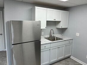 7906 Slayton Settlement Rd in Gasport, NY - Foto de edificio - Building Photo