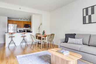 4-75-75 48th Ave-Unit -403 in Queens, NY - Building Photo - Building Photo