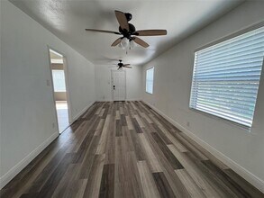 1709 Deloney St in Austin, TX - Building Photo - Building Photo