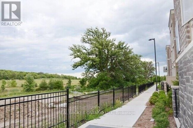 30 Westmeath Ln in Markham, ON - Building Photo - Building Photo
