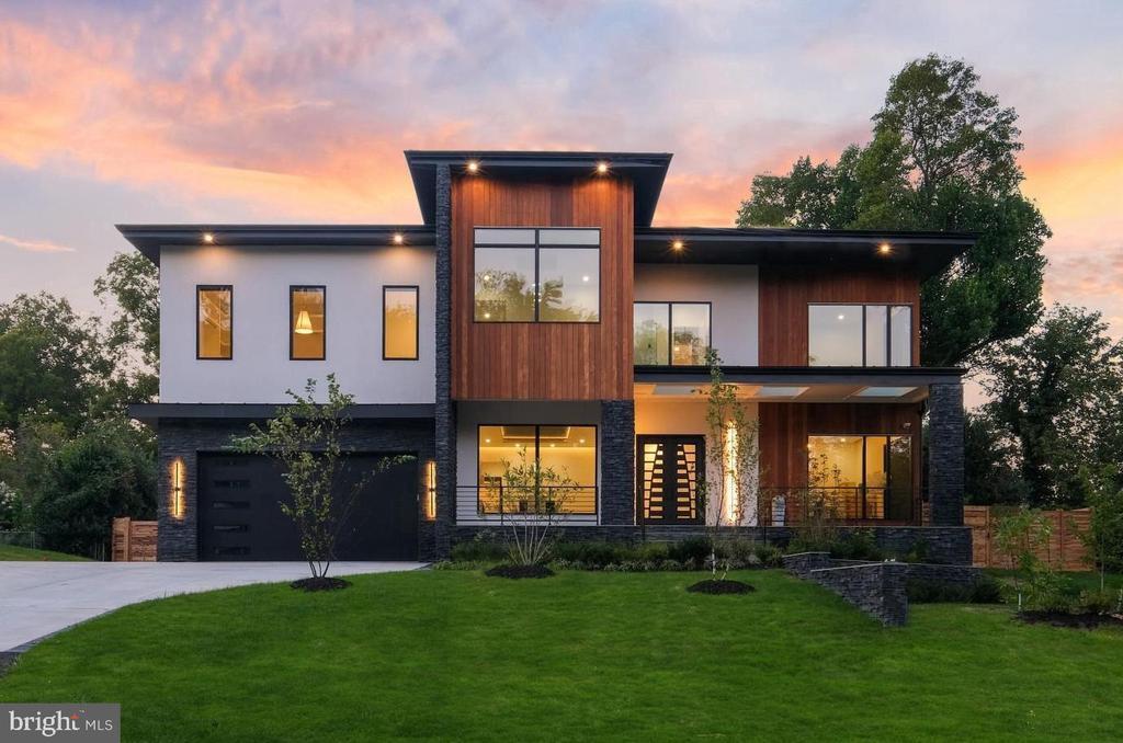 1138 Basil Rd in McLean, VA - Building Photo