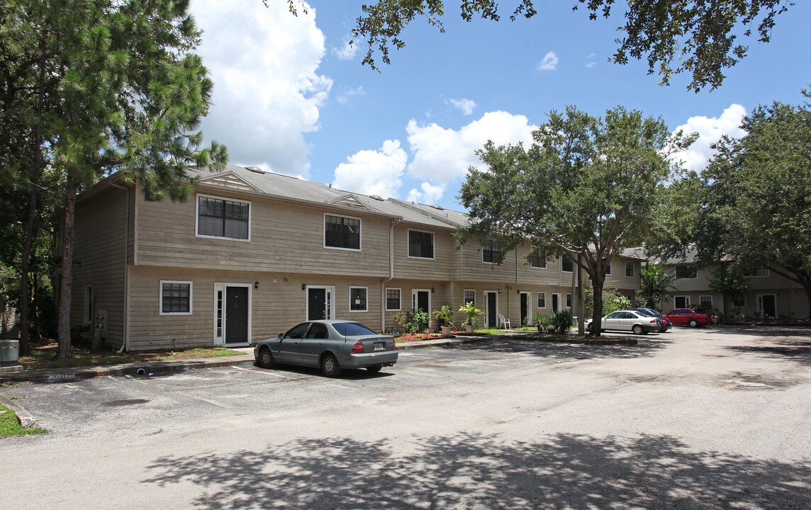 Brookshire Townhomes in Tampa, FL - Building Photo