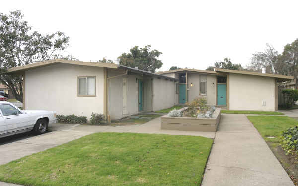 The Arbors Apartments in Richmond, CA - Building Photo - Building Photo