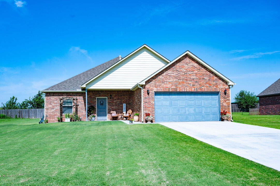 14403 N 50th W Ave in Skiatook, OK - Building Photo