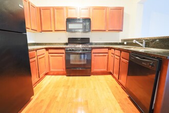 4217 W Irving Park Rd in Chicago, IL - Building Photo - Building Photo