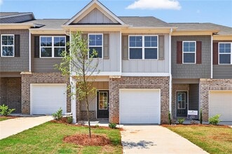 2825 Lillian Ln in Douglasville, GA - Building Photo - Building Photo