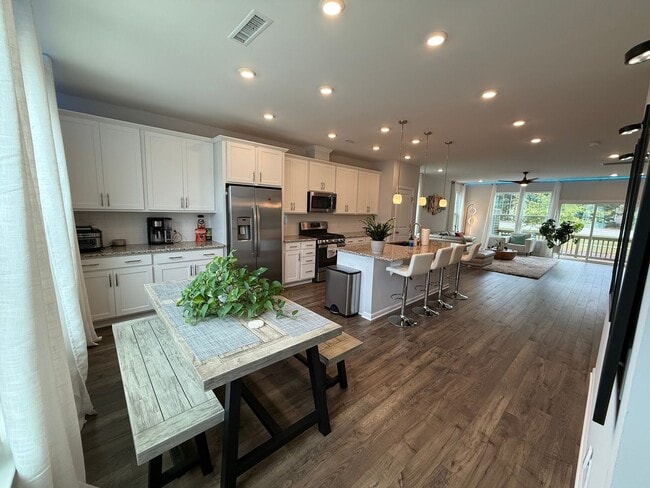 property at 1228 Commack Dr