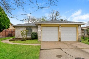 4927 Kilkenny Dr in Houston, TX - Building Photo