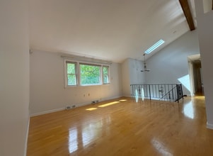 19 Independence Rd in Bedford, MA - Building Photo - Building Photo