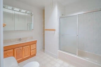 859 Granite St in Philadelphia, PA - Building Photo - Building Photo