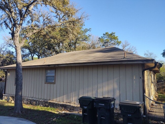 property at 1401 Clyde St