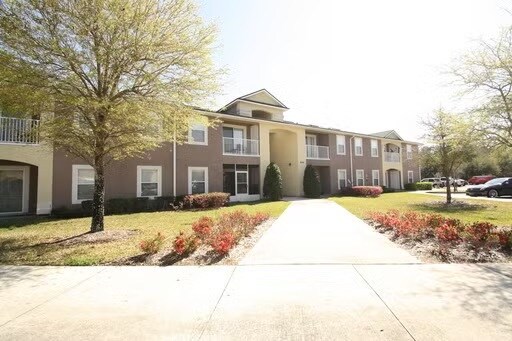 6985 Ortega Woods Dr in Jacksonville, FL - Building Photo