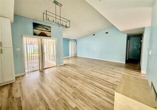 15708 W Pinto Pl in Tampa, FL - Building Photo - Building Photo