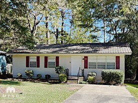 921 27th Ave N in Hueytown, AL - Building Photo