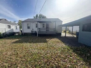8239 Fay Dr in Berkeley, MO - Building Photo - Building Photo
