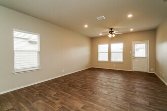 4227 Busbee Fields in Saint Hedwig, TX - Building Photo - Building Photo