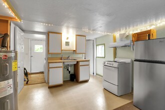 2765 E 18th Ave in Eugene, OR - Building Photo - Building Photo