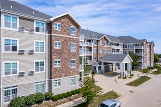 Harborside Commons in Kenosha, WI - Foto de edificio - Building Photo