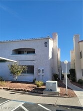 2725 S Nellis Blvd in Las Vegas, NV - Building Photo - Building Photo