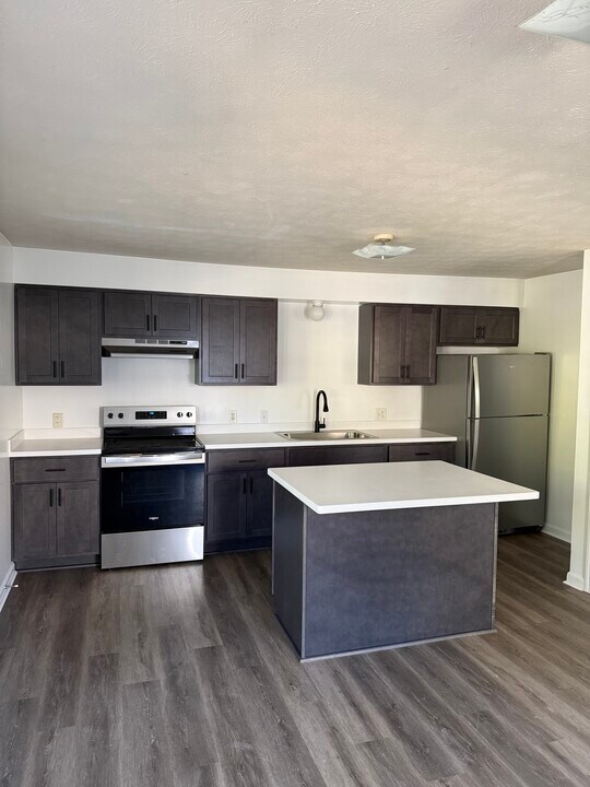 30 East Ave in Holley, NY - Building Photo