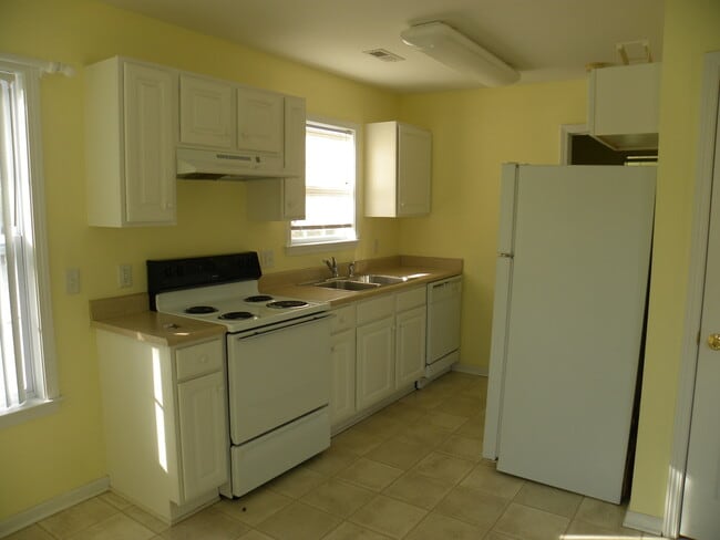 4618 Greenway Ave in Wilmington, NC - Building Photo - Building Photo