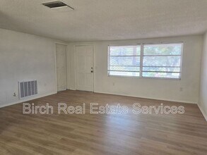 3200 Peterborough St in Holiday, FL - Building Photo - Building Photo
